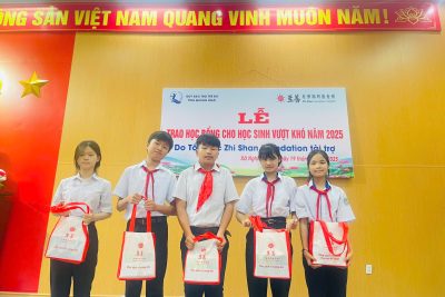 Trao học bổng cho học sinh vượt khó năm 2025