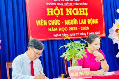 Hội nghị viên chức, người lao động trường THCS Huỳnh Thúc Kháng năm học 2025 – 2026!